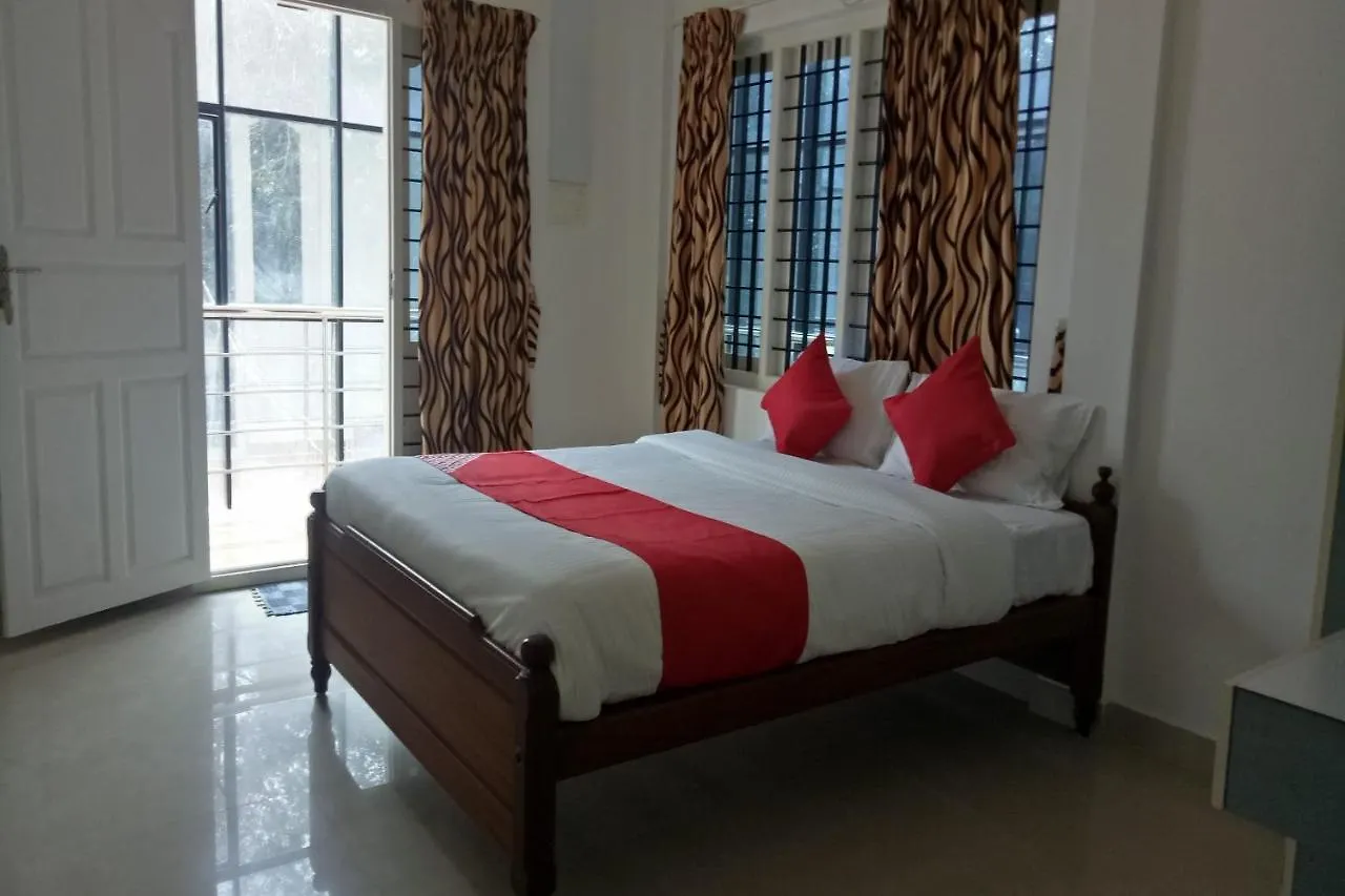 Oyo 23503 Golden Valley Residency Athirappilly