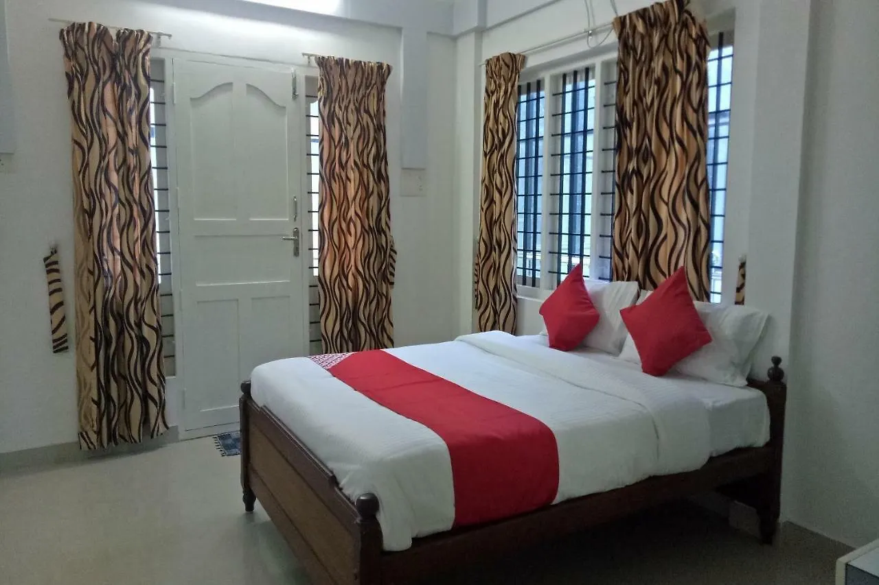 فندق Oyo 23503 Golden Valley Residency Athirappilly